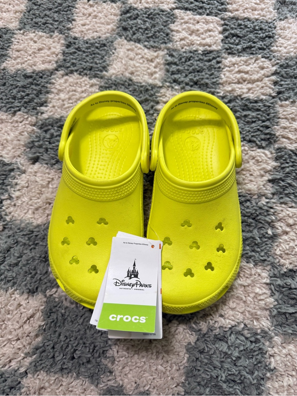 Crocs Disney Parks Authentic Mickey Classic Clog Slip On Yellow Unisex Size 8/6